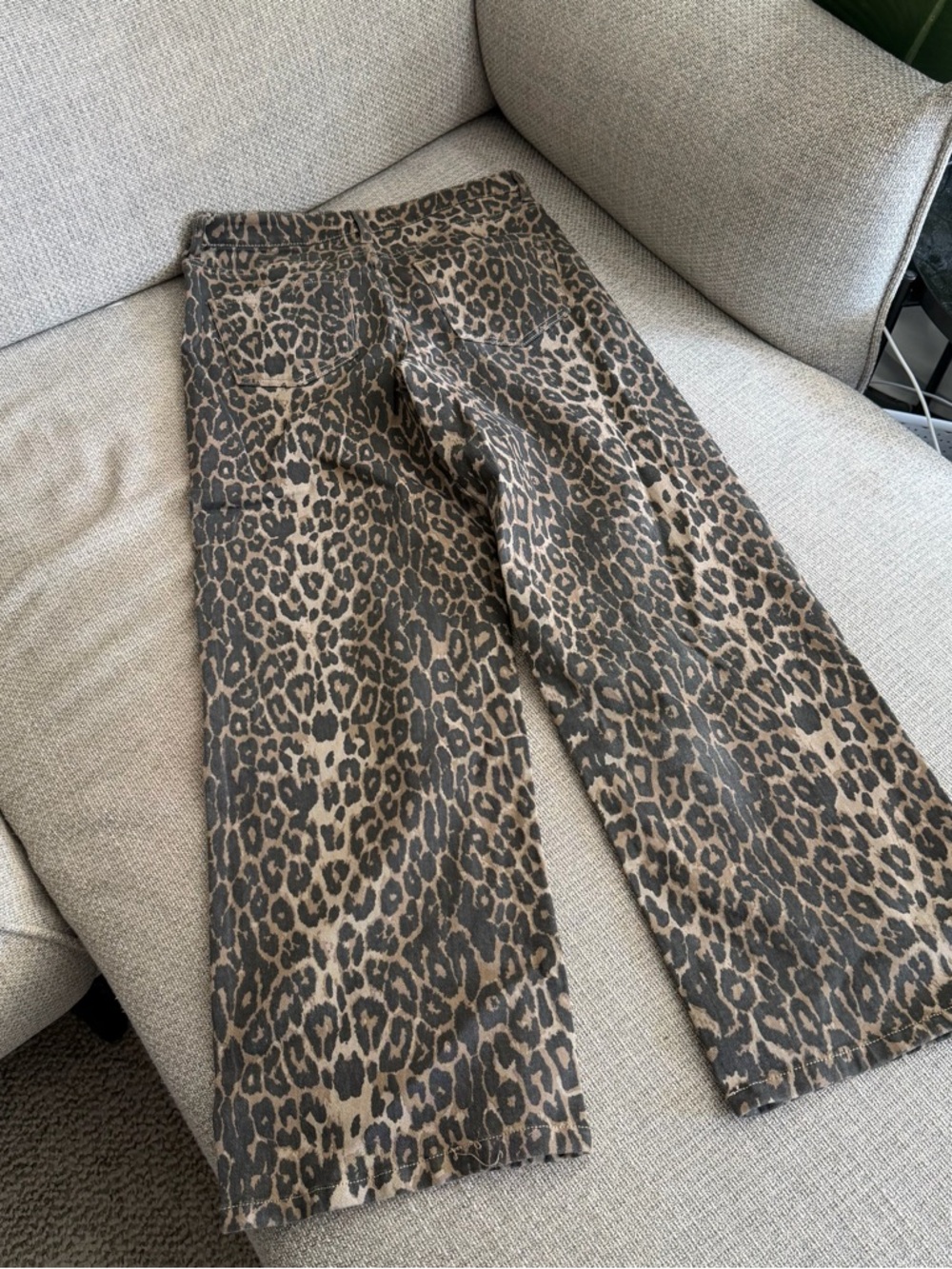 NWT Cheetah Print Wide Leg Jeans - Picture 2 of 9